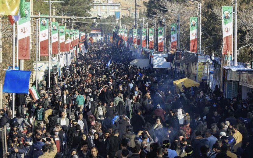 İran’daki 2 Patlamada En Az 73 Kişi Öldü