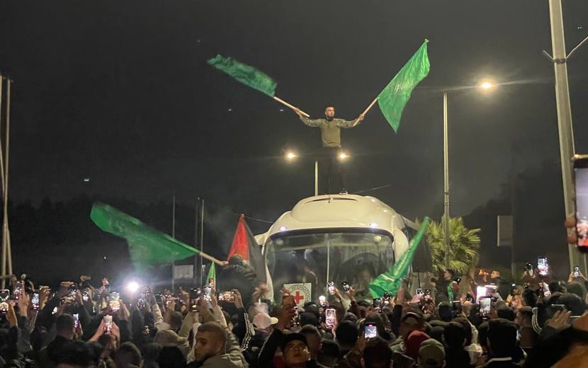 İşgalci “İsrail” Hapishanesinde Esir Tutulan 39 Kadın ve Çocuk Serbest