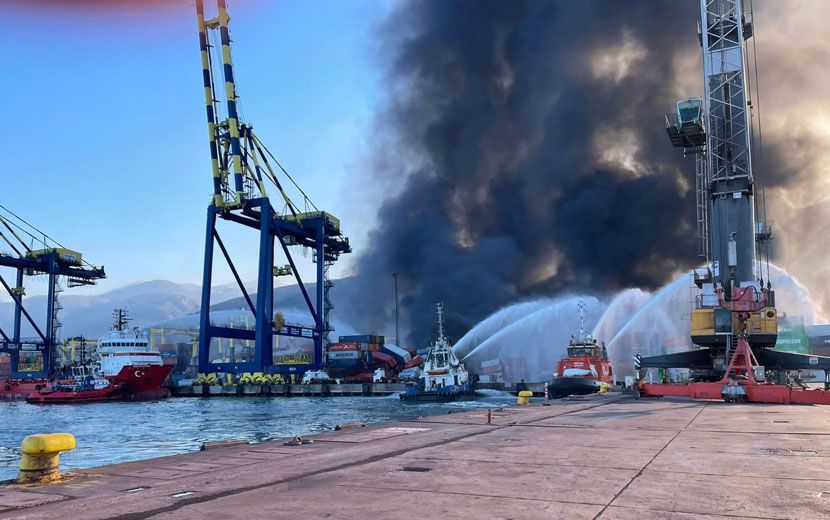 İskenderun Limanı'ndaki Yangın Devam Ediyor