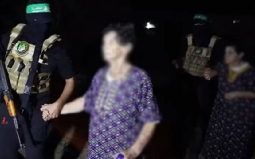 “İsrail”, Hamas’ın Serbest Bıraktığı Esirlerin Açıklamalardan Rahatsız