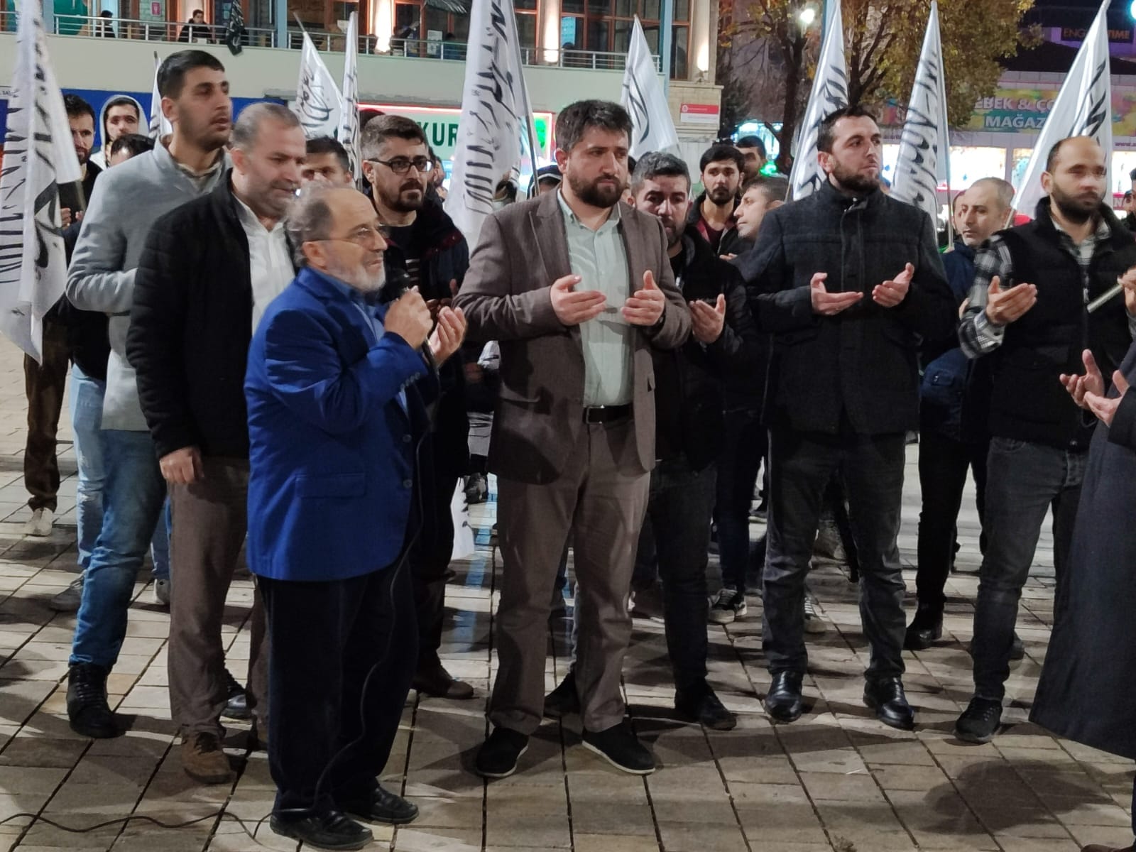 Köklü Değişim, İstanbul’da 3 Noktada Filistin İçin Duaya Durdu,Bağcılar-2.jpg