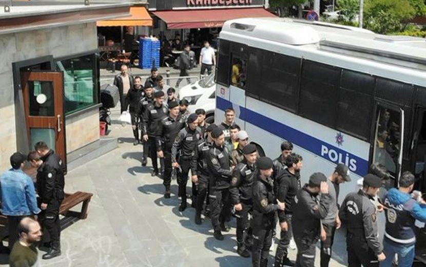 İstanbul’da Yabancı Uyruklulara Oturum İzni Durduruldu