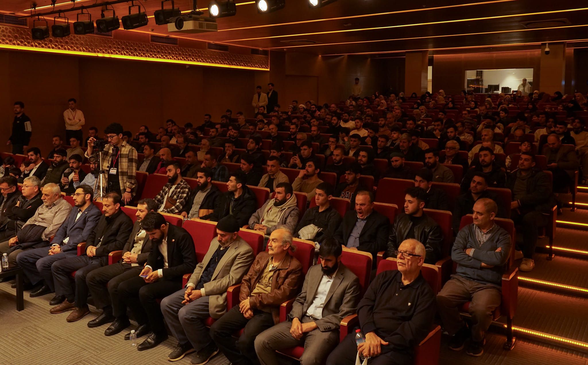 Köklü Değişim,İzmir Gazze Konferansı İzmir-Genel-2.jpg