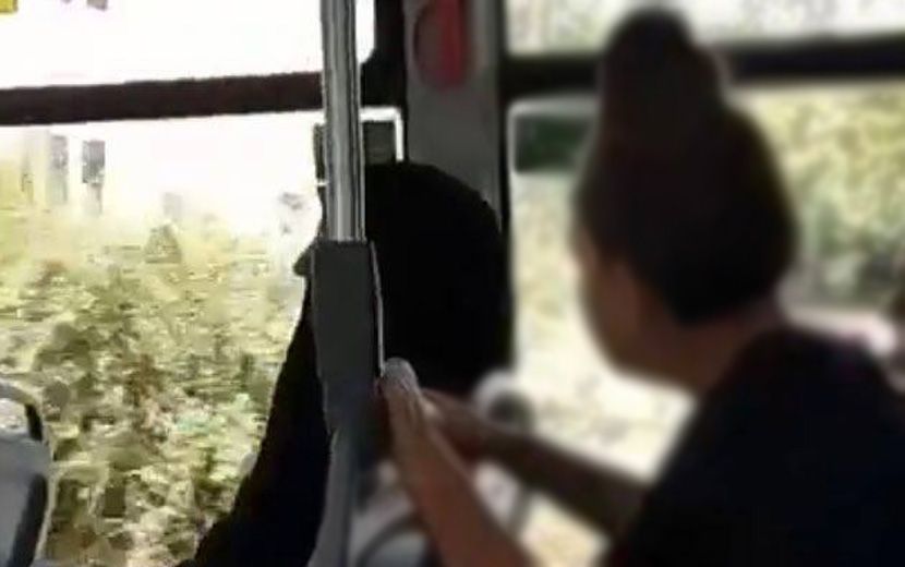 Kocaeli’de Tesettürlü Kadına Hakaret Eden Saldırgan Serbest