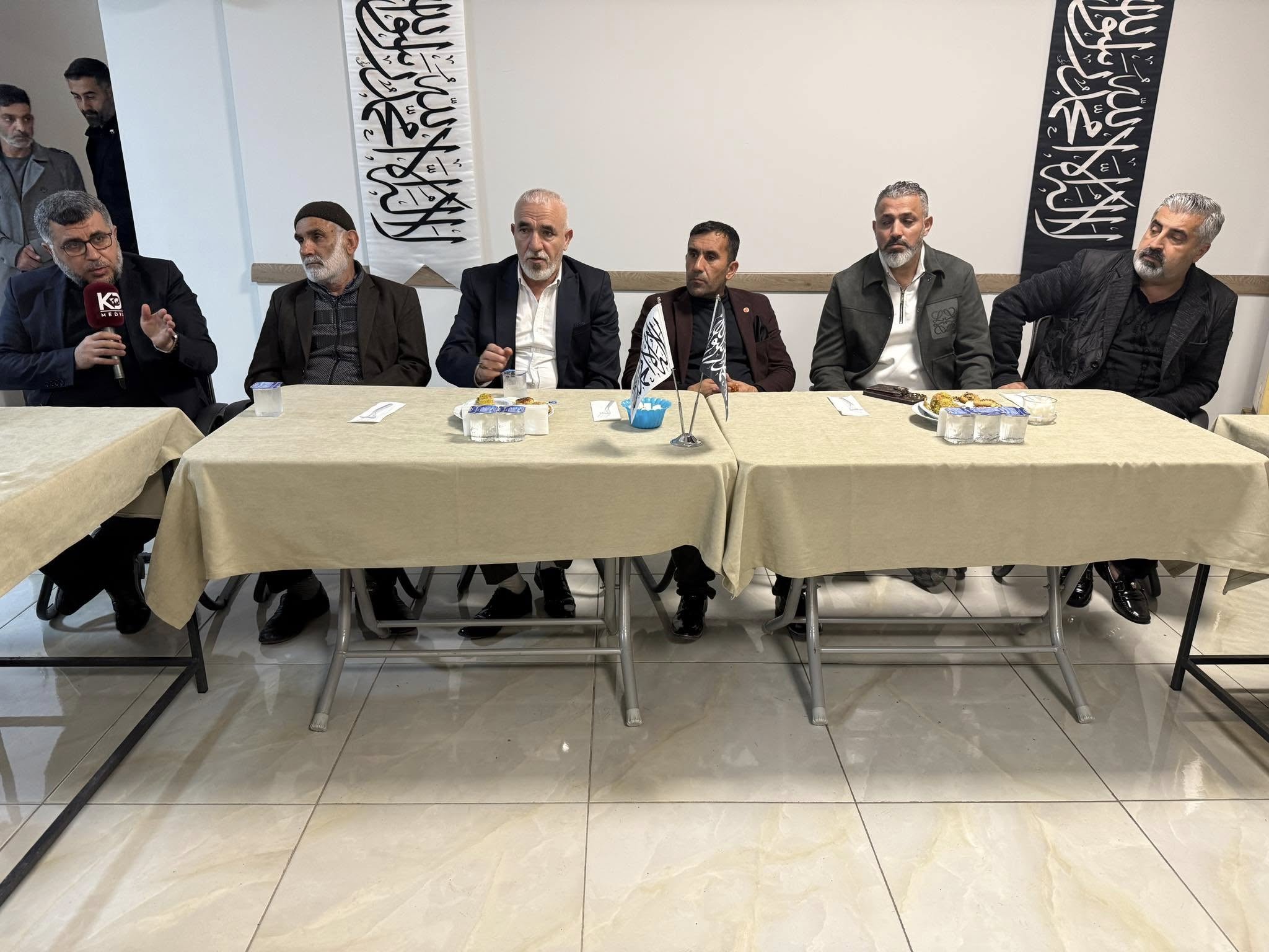 Köklü-Değişim,Köklü-Değişim’in-Arabulucuğunda-Husumetli-Aileler-Barıştı-3.jpg