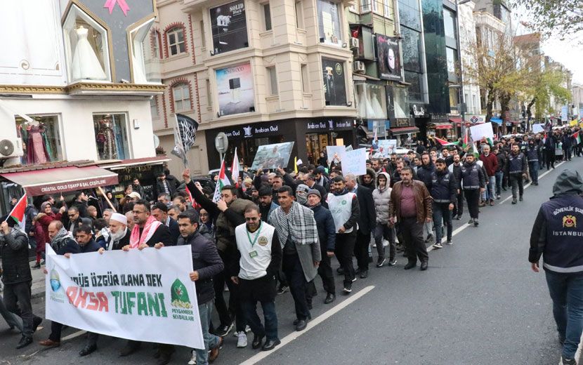 Köklü-Değişim,Peygamber-Sevdalıları,-İstanbul’da-Gazze-İçin-Yürüdü-3.jpg