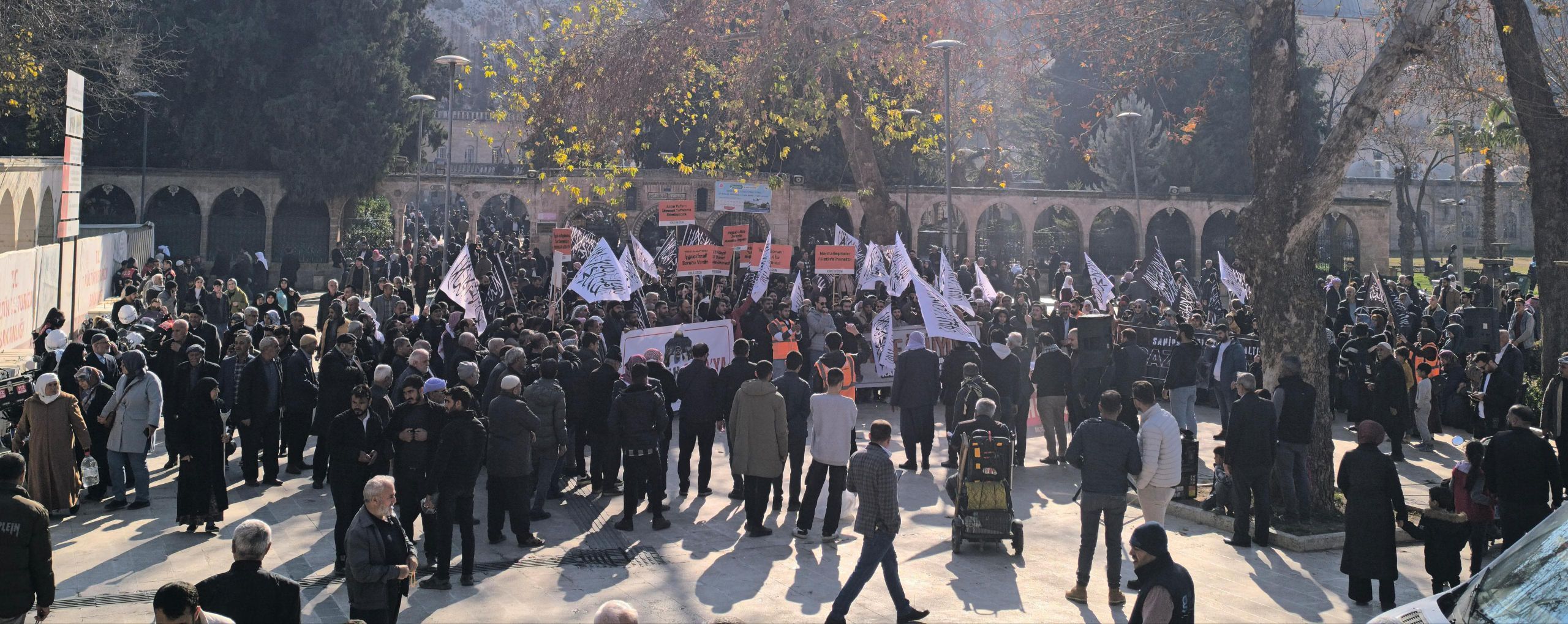 Köklü Değişim, Şanlıurfa’da Basın Açıklaması,Gazze’yi Unutma, Unutturma3 .jpg