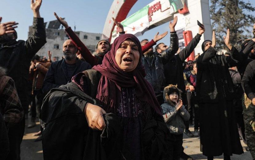Köklü-Değişim,Suriye-Halkı,-Ankara’nın-Esed-Rejimi-İle-Yakınlaşmasını-Protesto-Etti.jpg