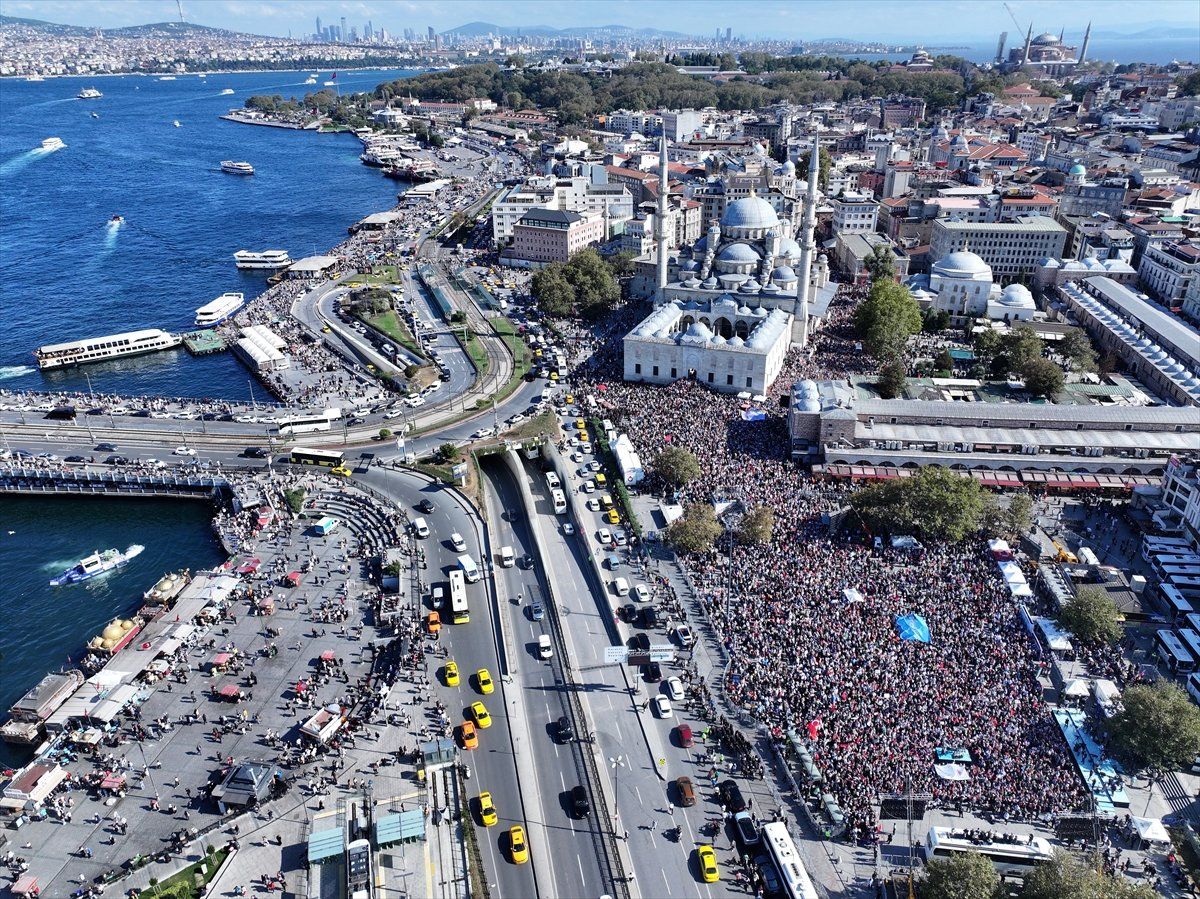 Köklü-Değişim,Türkiye,-Gazzeli-Müslümanlar-İçin-Ayakta.-İstanbul-2.jpg