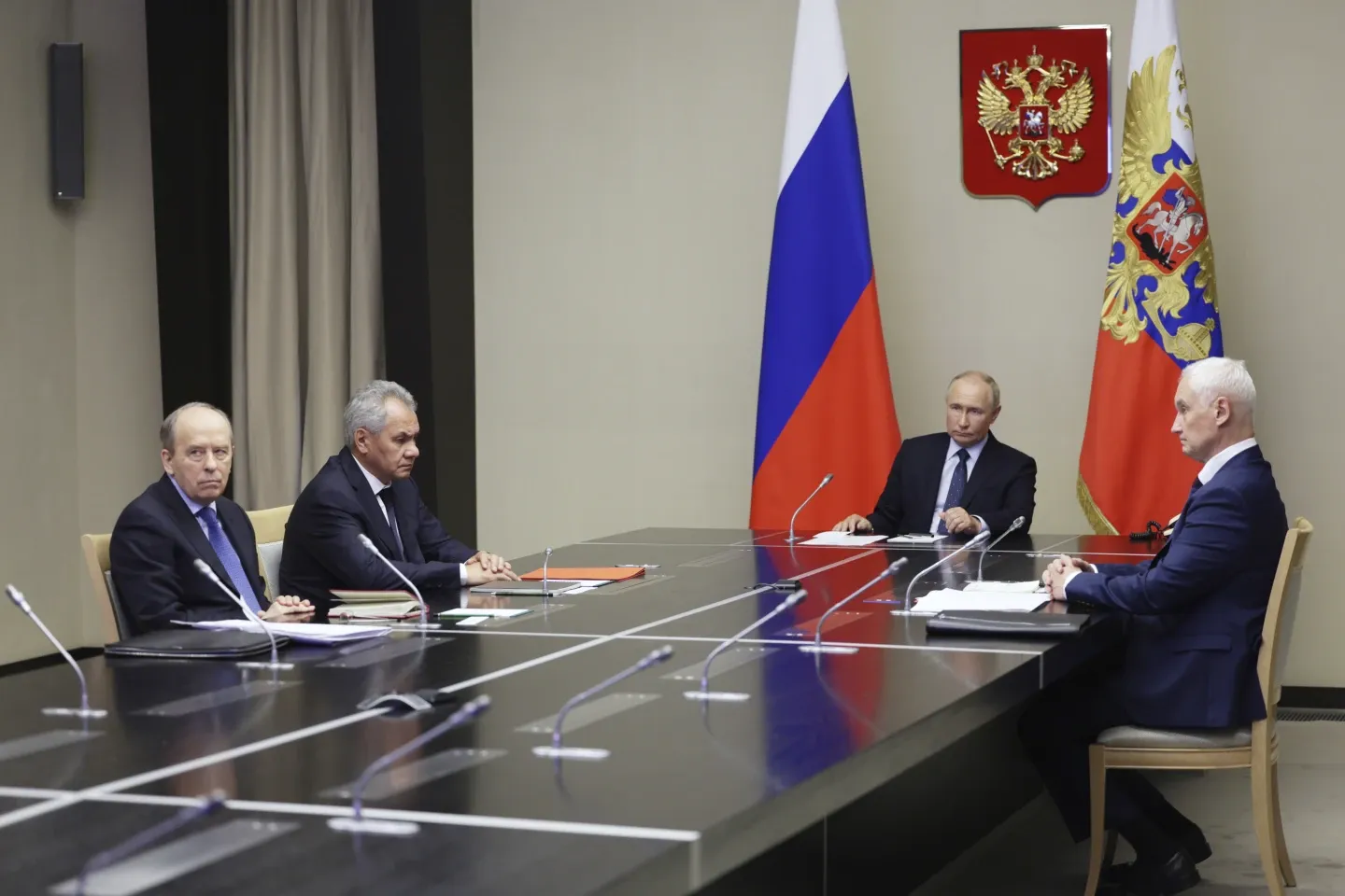 Köklü-Değişim,Ukrayna,-Rusya-Sınırından-30-Km-İçeri-Girdi,-Nükleer-Santralde-Yangın, Putin.jpg