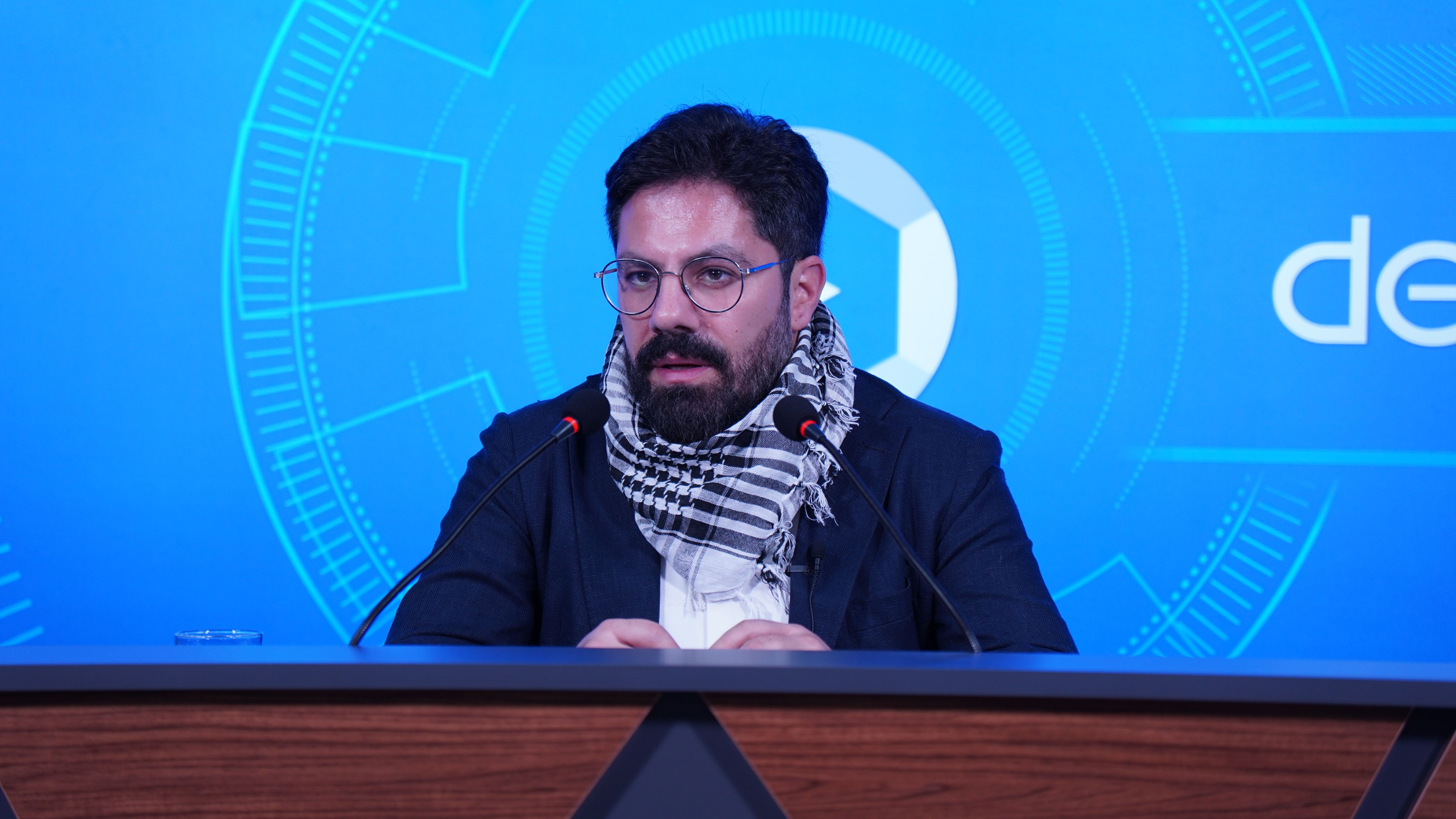 Mehmet akif can bir konu bir konuk  köklü değişim gazze (1).JPG