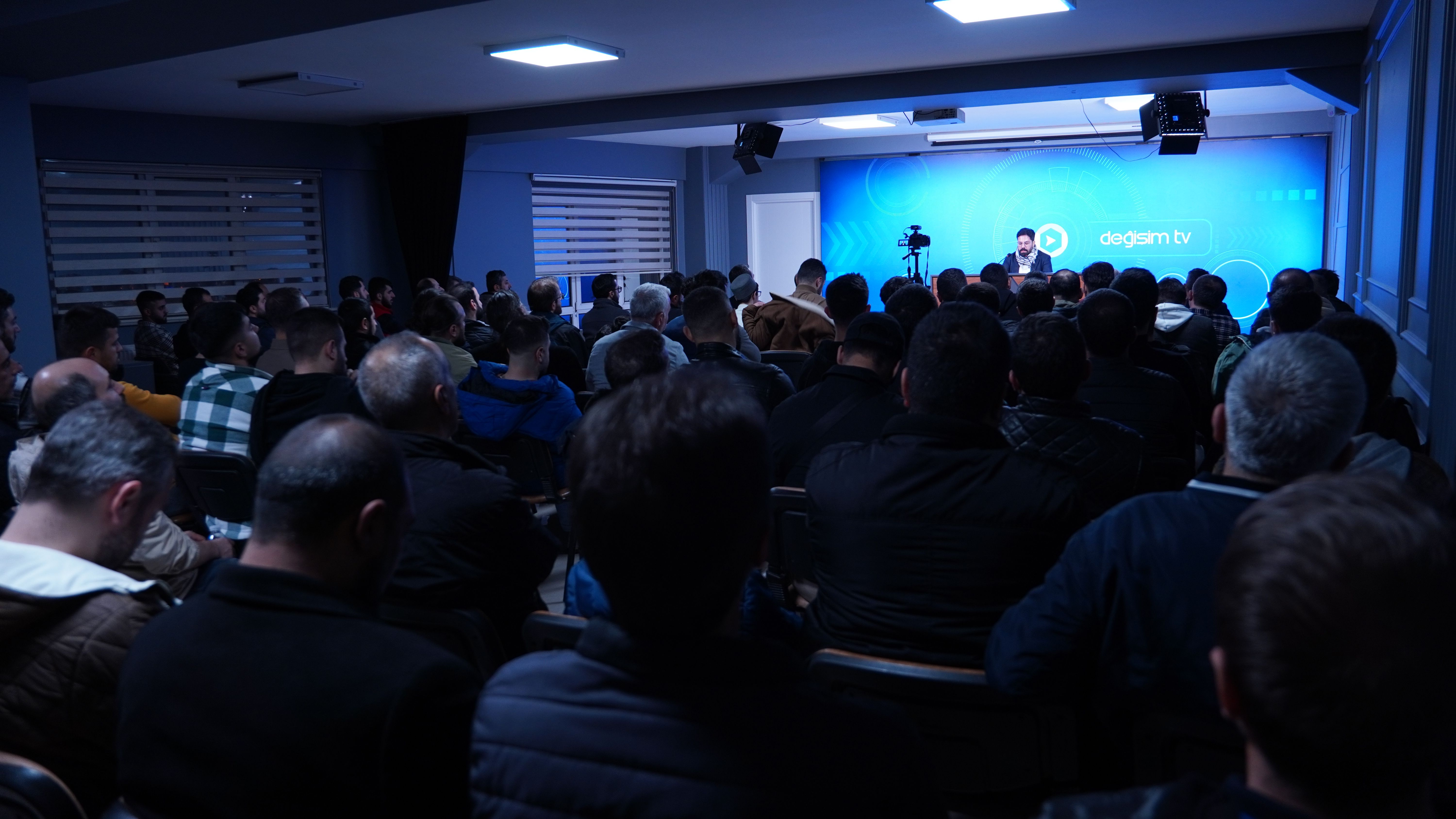 Mehmet akif can bir konu bir konuk  köklü değişim gazze (5).JPG