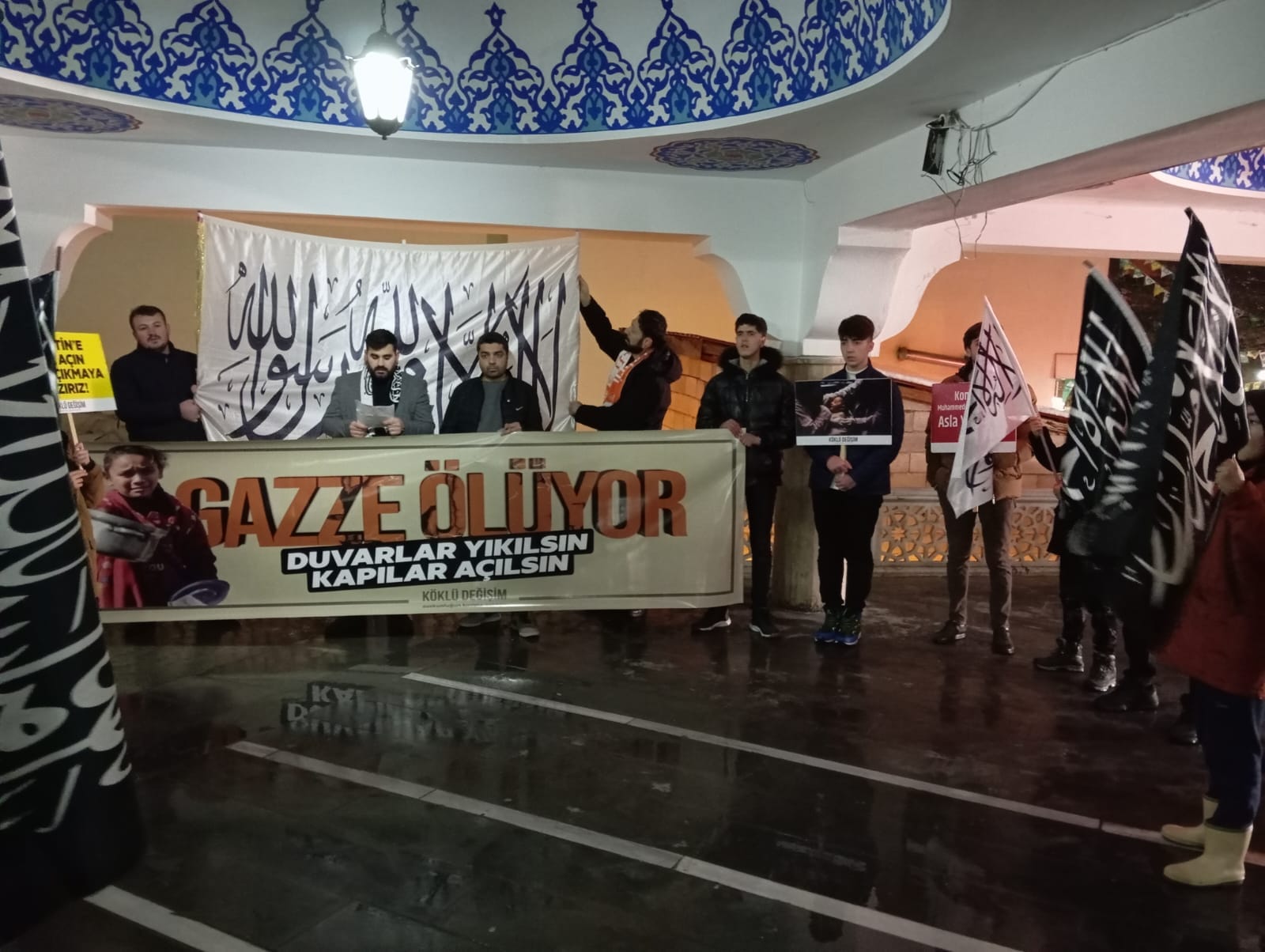 Bitlis'de Tatvan Merkez İbadullah Cami'nde Gazze için konut duası gerçekleştirdik