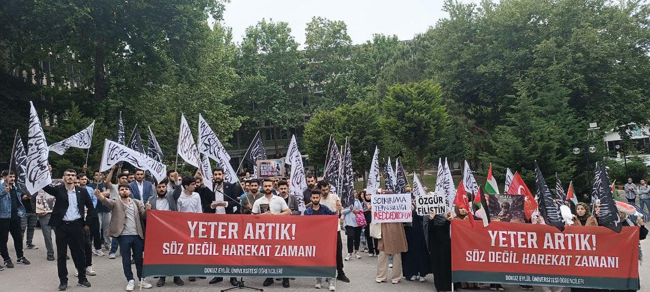 Dokuz Eylül Üniversitesi öğrencilerinin düzenlemiş olduğu Gazze ile alakalı "Yeter Artık Söz Değil Harekât Zamanı" başlıklı basın açıklamasına katıldık