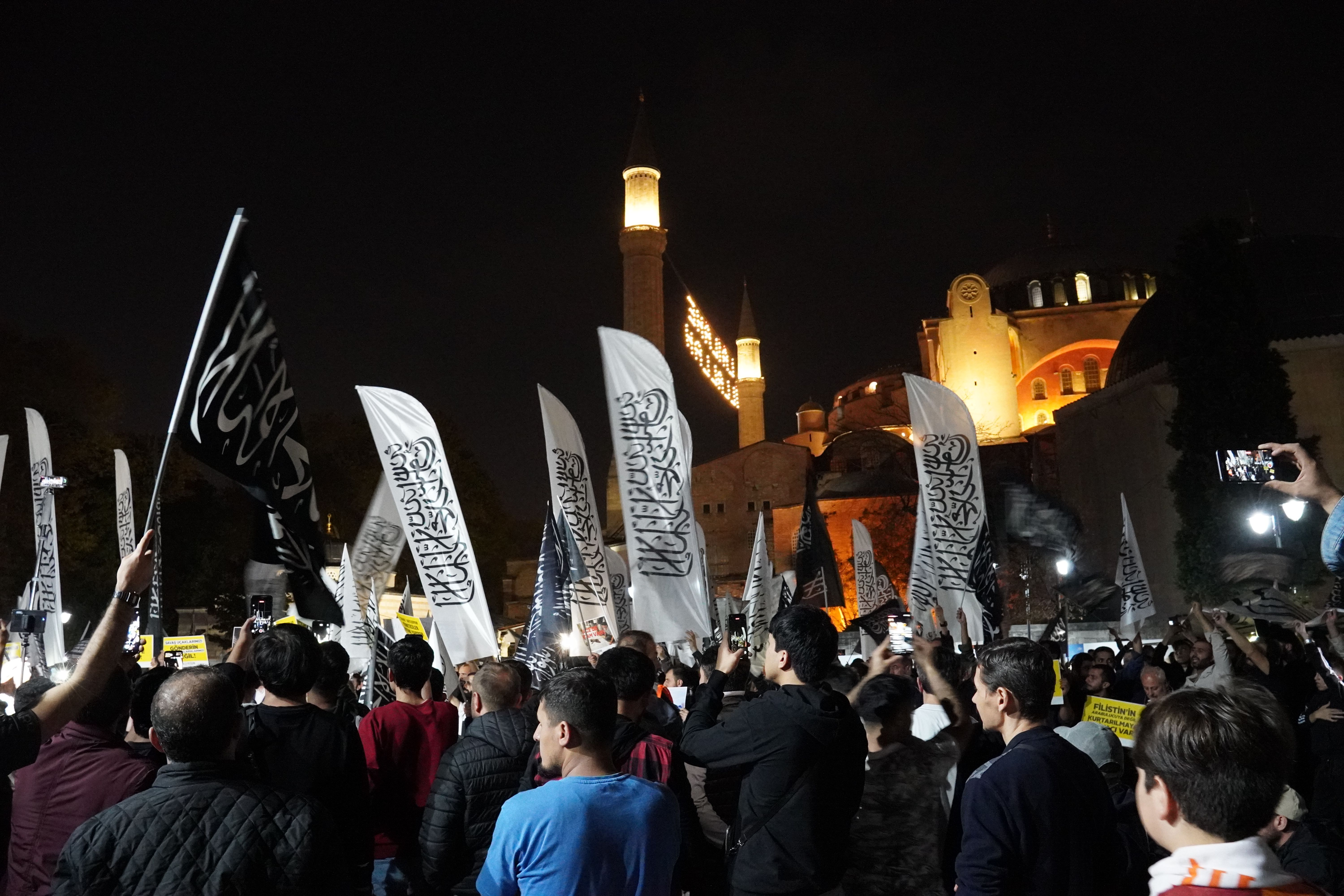 hizbut tahrir türkiye sultanahmet ayasofya miting değil harekat 11.JPG