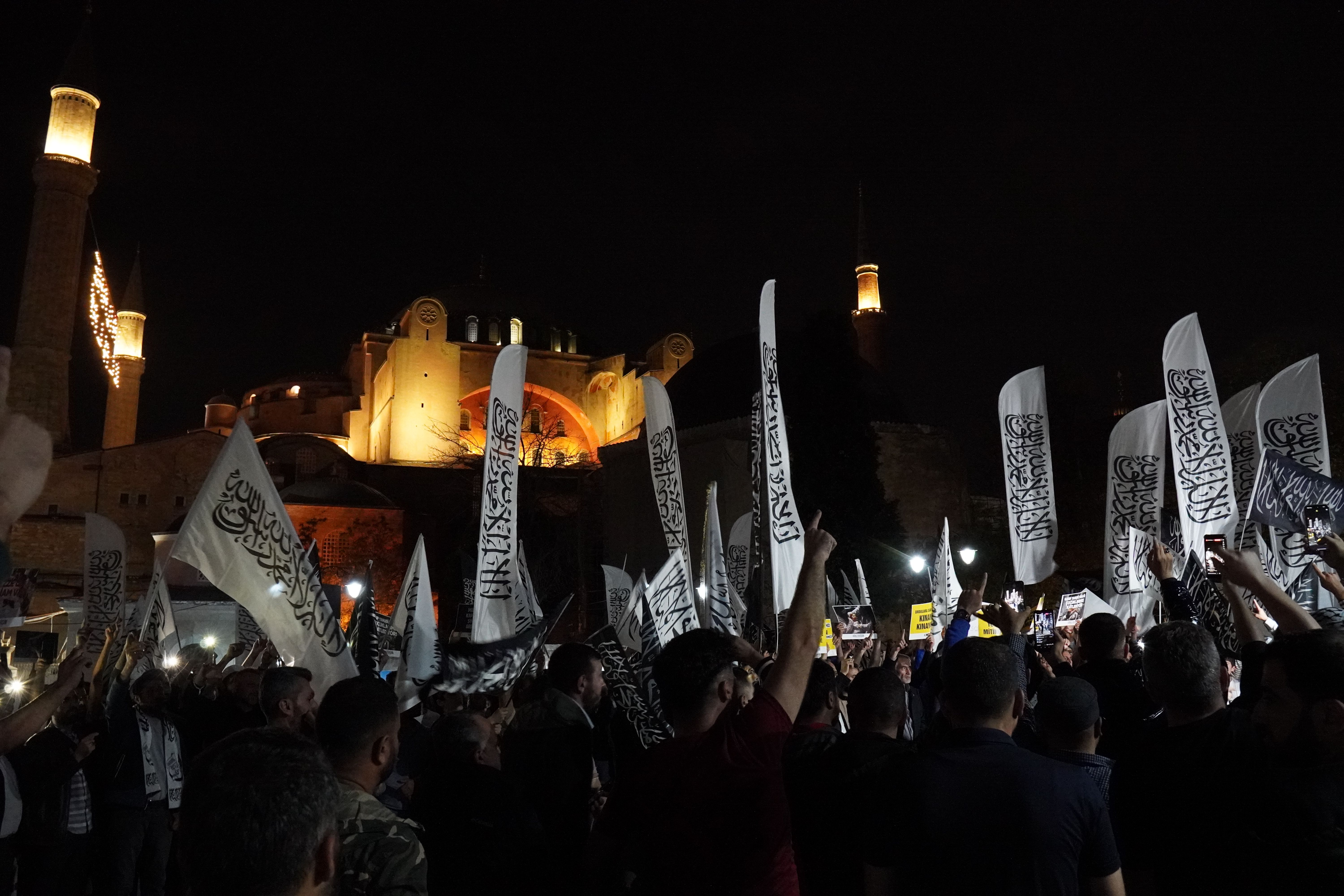 hizbut tahrir türkiye sultanahmet ayasofya miting değil harekat 12.JPG